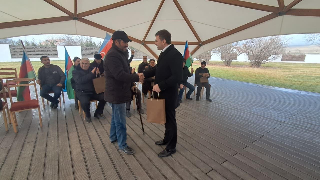 Seyidbəyli kəndinə yola salınan köç ünvana çatıb - FOTOLAR (YENİLƏNİB)